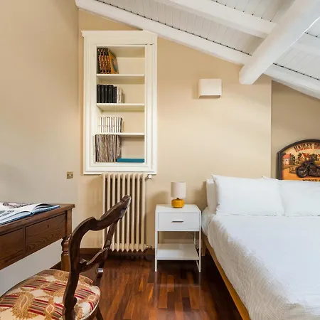 Micanera House